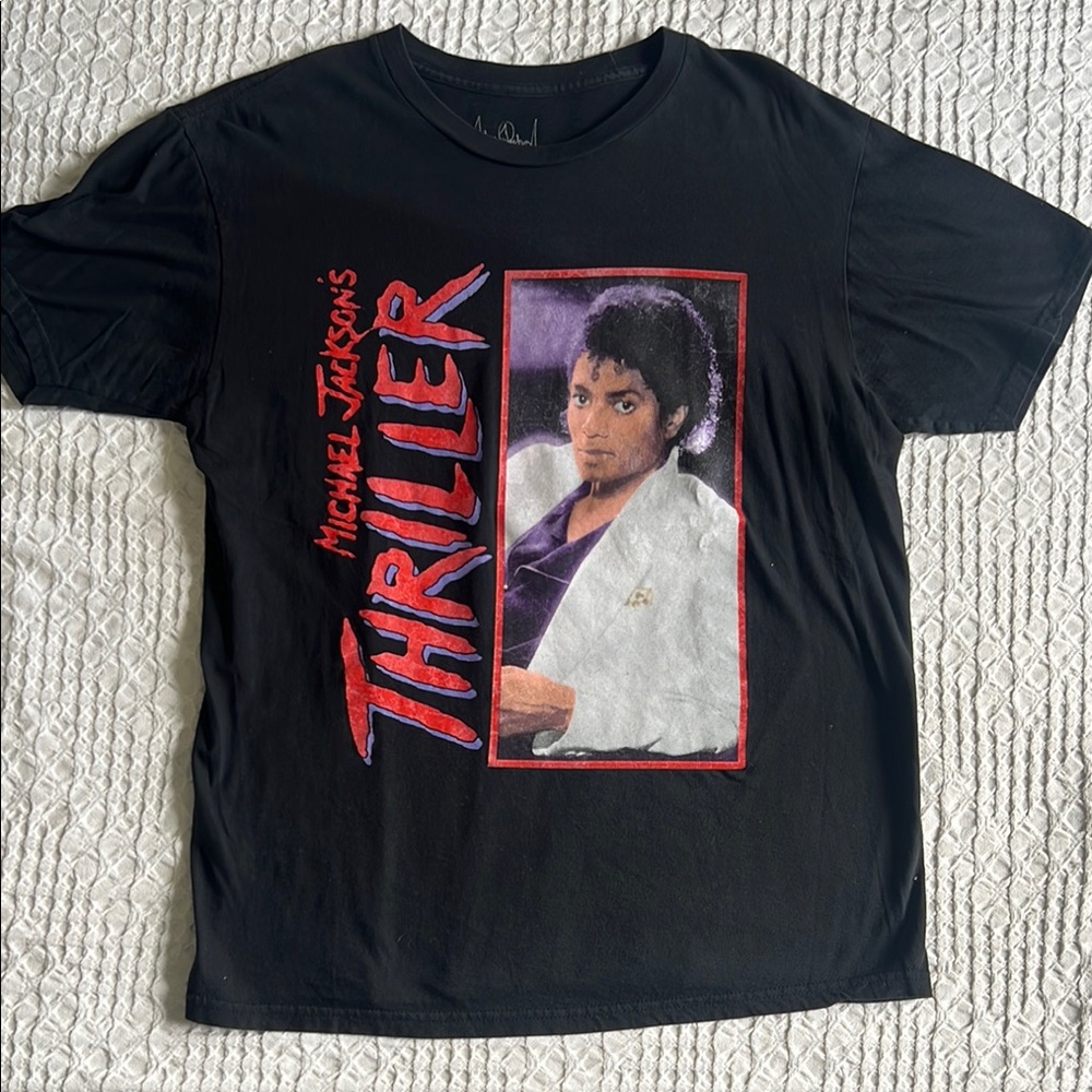 Black and Red Vintage Graphic Short Sleeve Tee